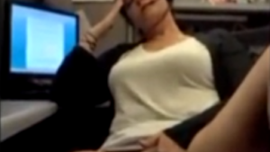 ميلف مصرية تجلخ وهي شغاله كول سنتر